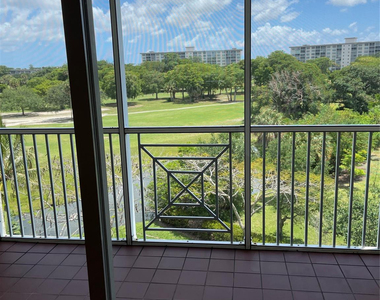 3500 Oaks Clubhouse Drive - Photo Thumbnail 13