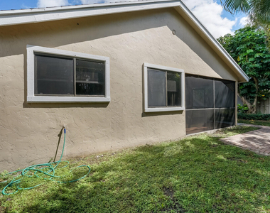 1080 Nw 19th Terrace - Photo Thumbnail 31