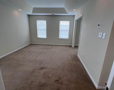 2340 Wexford Way - Photo Thumbnail 4