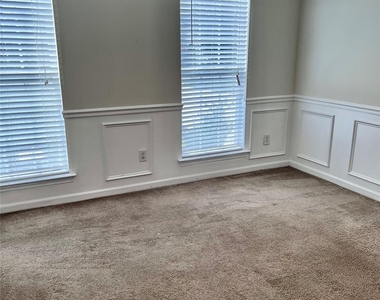 2340 Wexford Way - Photo Thumbnail 20