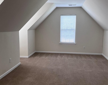 2340 Wexford Way - Photo Thumbnail 13
