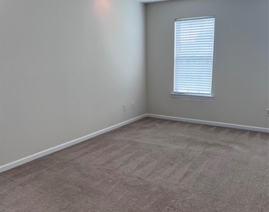 2340 Wexford Way - Photo Thumbnail 9