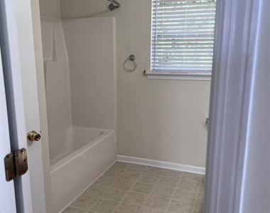 2340 Wexford Way - Photo Thumbnail 7