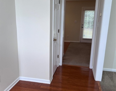 2340 Wexford Way - Photo Thumbnail 23