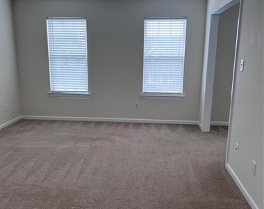 2340 Wexford Way - Photo Thumbnail 5