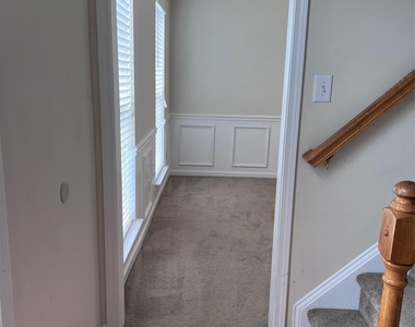 2340 Wexford Way - Photo Thumbnail 21
