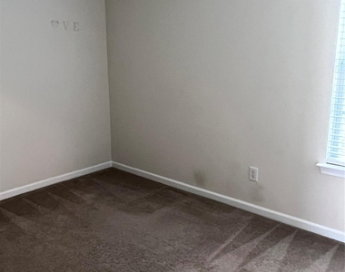 2340 Wexford Way - Photo Thumbnail 16