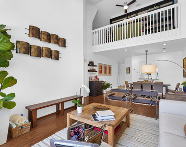 616 W Palm Aire Drive - Photo Thumbnail 3