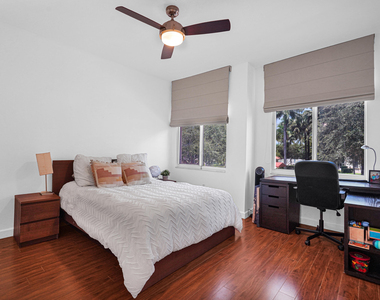 616 W Palm Aire Drive - Photo Thumbnail 11