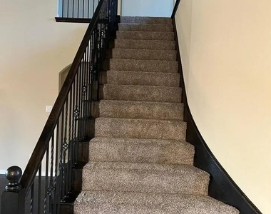 504 Christie Crossing - Photo Thumbnail 15
