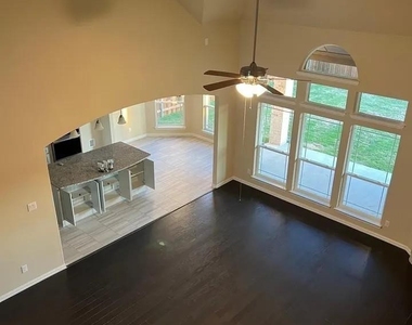 504 Christie Crossing - Photo Thumbnail 19