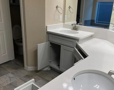 504 Christie Crossing - Photo Thumbnail 13