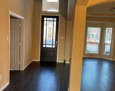 504 Christie Crossing - Photo Thumbnail 22