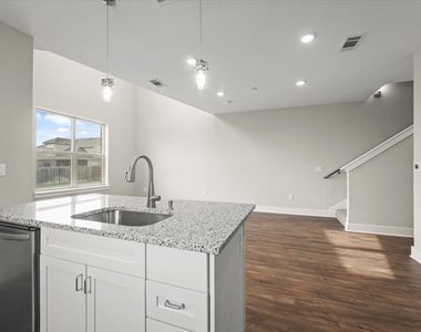 3620 Aaron Place - Photo Thumbnail 8