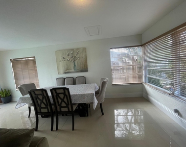 6456 Custer Street - Photo Thumbnail 13