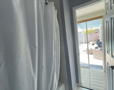 6456 Custer Street - Photo Thumbnail 29