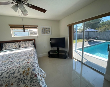 6456 Custer Street - Photo Thumbnail 28