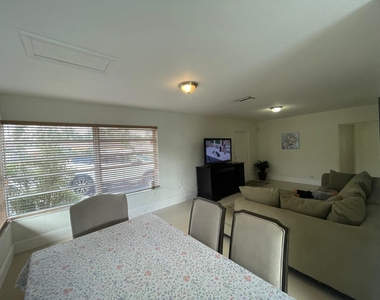 6456 Custer Street - Photo Thumbnail 20
