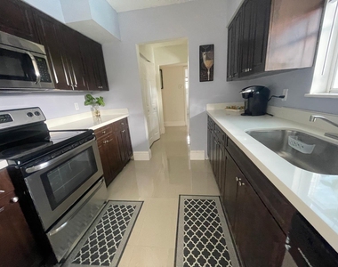 6456 Custer Street - Photo Thumbnail 17