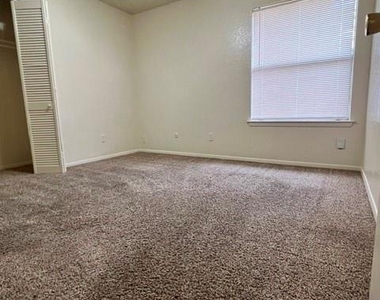 1049 Cottonwood Trail - Photo Thumbnail 5
