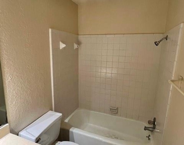 1049 Cottonwood Trail - Photo Thumbnail 8