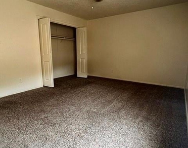 1049 Cottonwood Trail - Photo Thumbnail 7