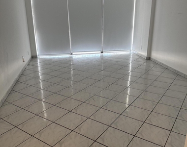 1000 Parkview Drive - Photo Thumbnail 2
