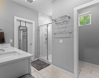 1011 Gallivant Lane - Photo Thumbnail 23