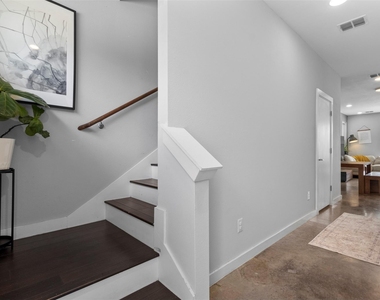 1011 Gallivant Lane - Photo Thumbnail 18