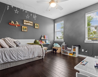 1011 Gallivant Lane - Photo Thumbnail 25