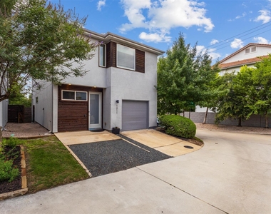 1011 Gallivant Lane - Photo Thumbnail 3