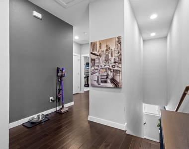 1011 Gallivant Lane - Photo Thumbnail 19