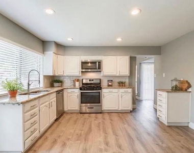 6529 Chalk Court - Photo Thumbnail 12