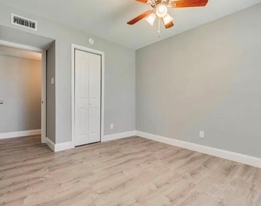 6529 Chalk Court - Photo Thumbnail 3