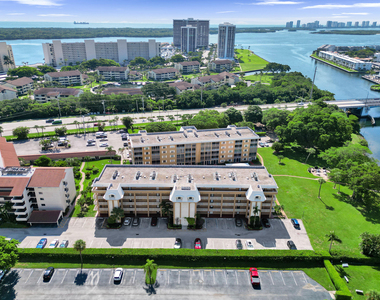 308 Golfview Road - Photo Thumbnail 1