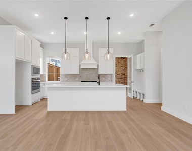 4345 Newman Boulevard - Photo Thumbnail 5