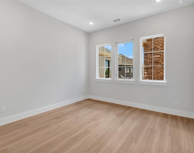 4345 Newman Boulevard - Photo Thumbnail 17