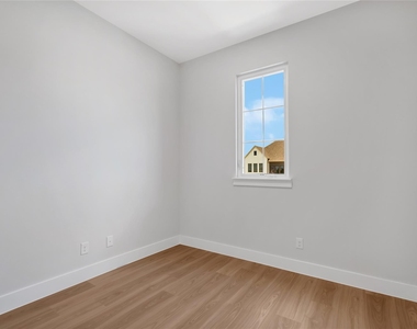 4345 Newman Boulevard - Photo Thumbnail 14