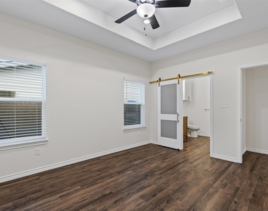 5623 Barkridge Drive - Photo Thumbnail 18
