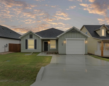 5623 Barkridge Drive - Photo Thumbnail 3