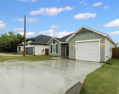 5623 Barkridge Drive - Photo Thumbnail 32