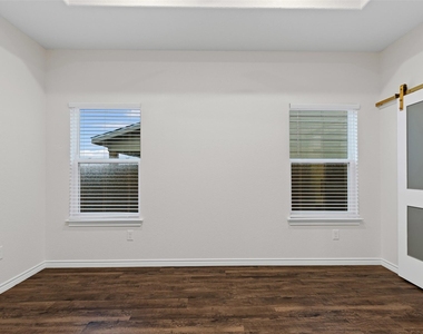5623 Barkridge Drive - Photo Thumbnail 17
