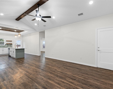 5623 Barkridge Drive - Photo Thumbnail 6
