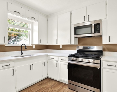 300 Hilltop Avenue - Photo Thumbnail 20