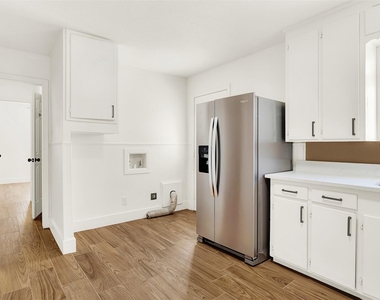300 Hilltop Avenue - Photo Thumbnail 10