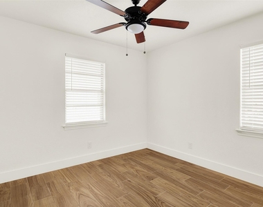 300 Hilltop Avenue - Photo Thumbnail 12