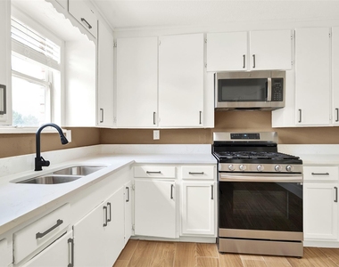 300 Hilltop Avenue - Photo Thumbnail 23