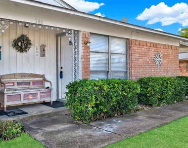 300 Hilltop Avenue - Photo Thumbnail 2