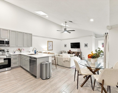 1343 Periwinkle Place - Photo Thumbnail 9