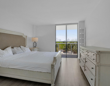 3701 N Country Club Drive - Photo Thumbnail 3